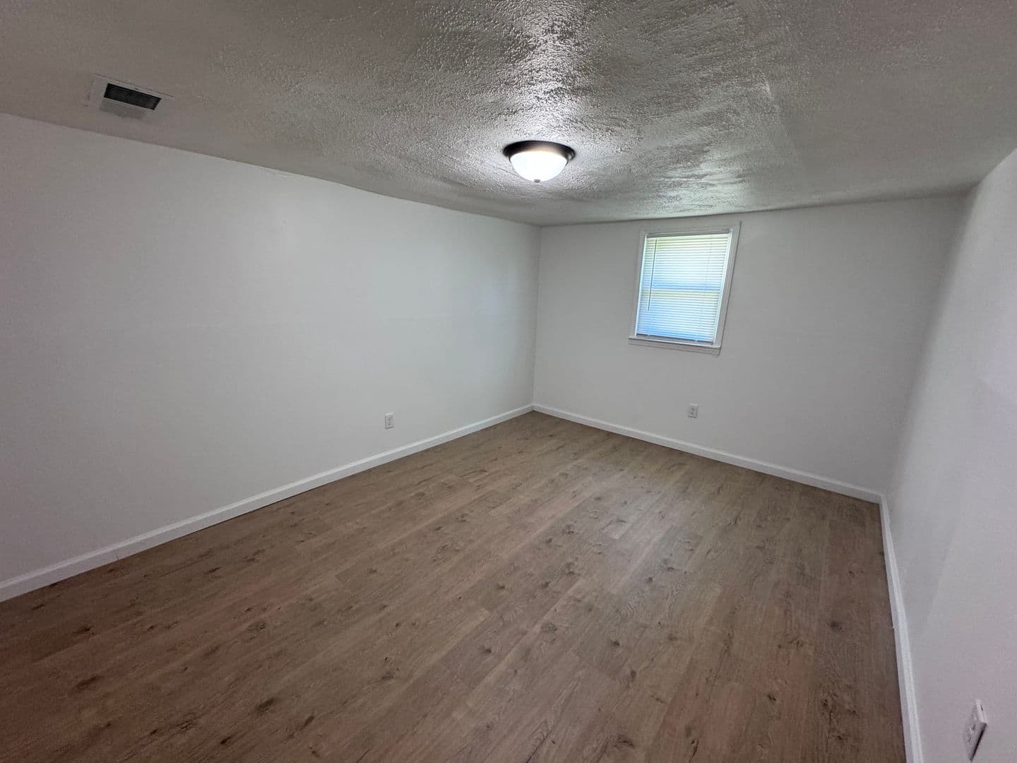 Kevil House: 11450 Bonham