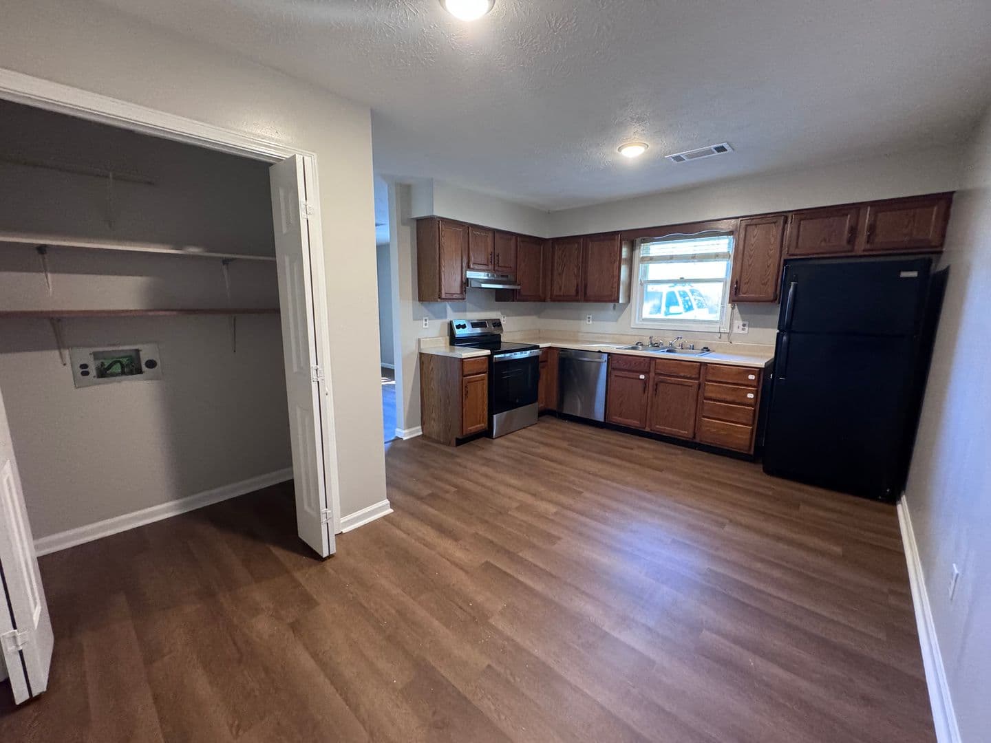 Paducah Apartment: 107 Grogan Circle