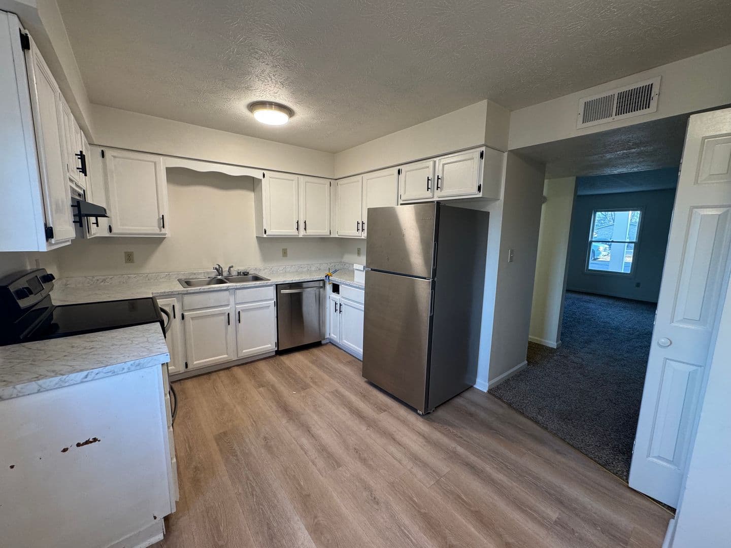 Paducah Apartment: 107 Grogan Circle