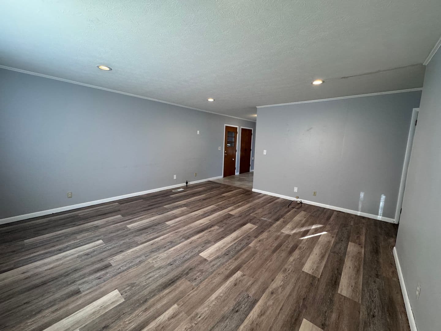 Calvert City Apartment: 937 E 6th Ave