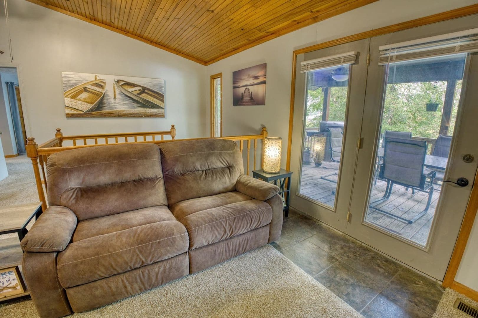 Eddyville Apartment: 75 Forest Glenn Drive - Lakeside Cabin