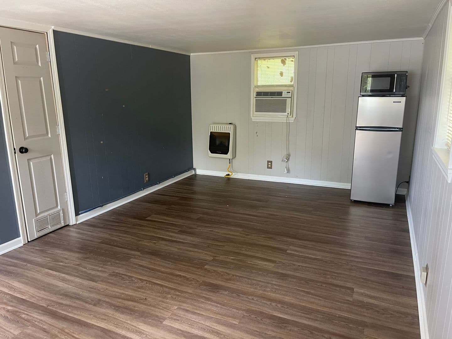 Grand Rivers Apartment: 721 US HWY 62