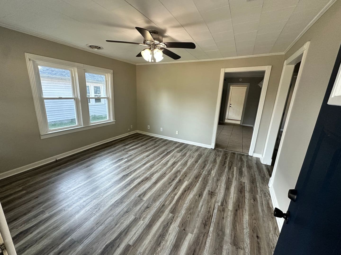 Benton House: 303 W 8th Street