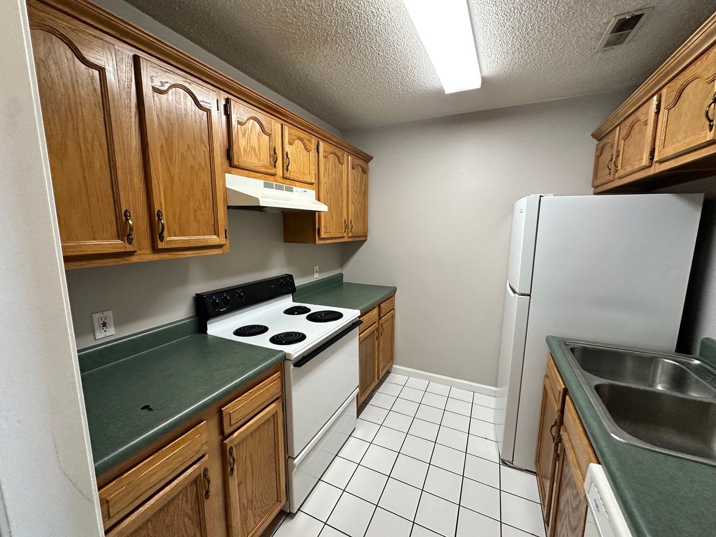Murray Apartment: 43/47/51/57 Welch Ct