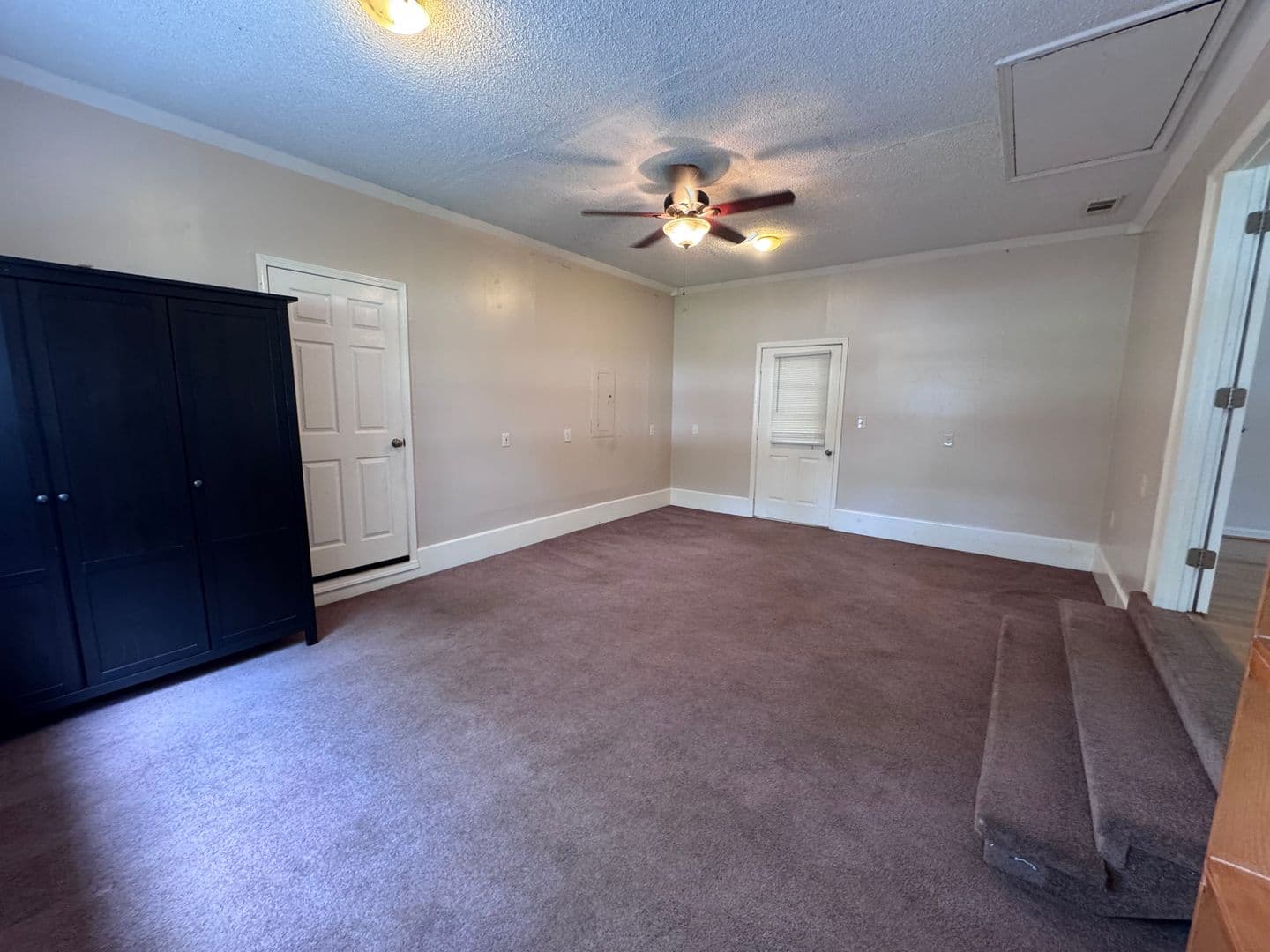 Murray House: 1709 Oakhill Drive S