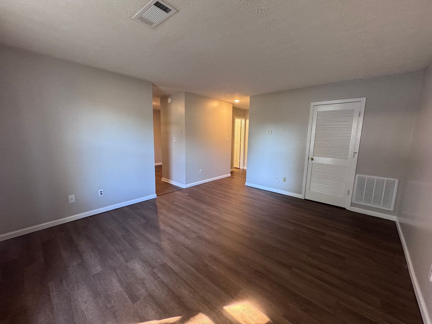 Paducah Apartment: 107 Grogan Circle