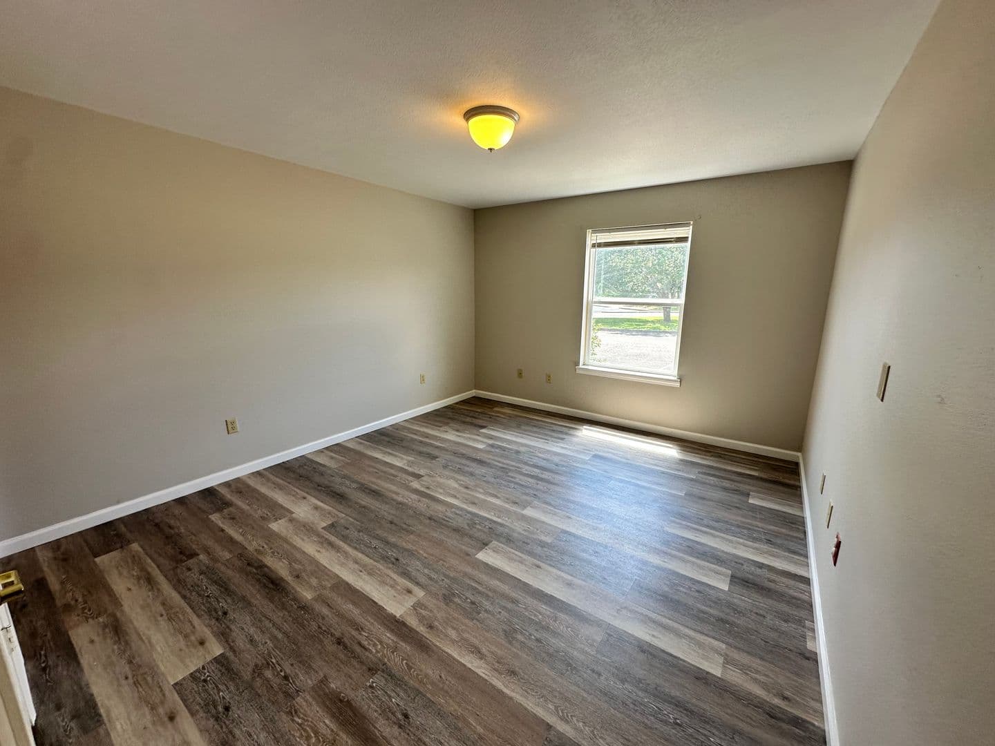 Murray Apartment: 1121 Transit Way