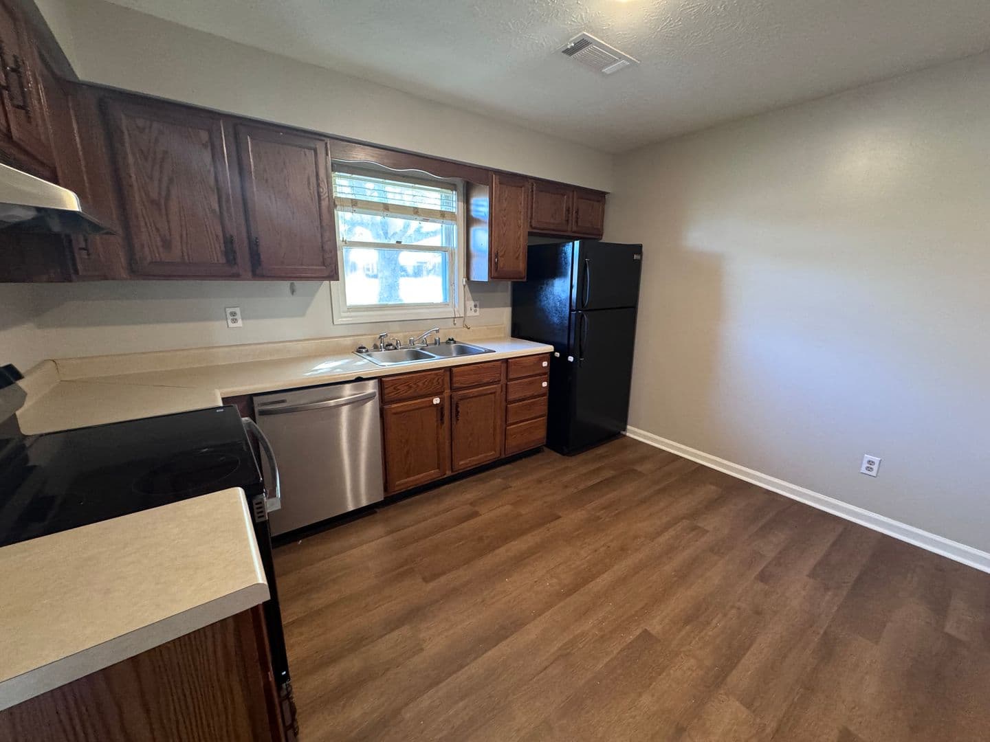 Paducah Apartment: 107 Grogan Circle