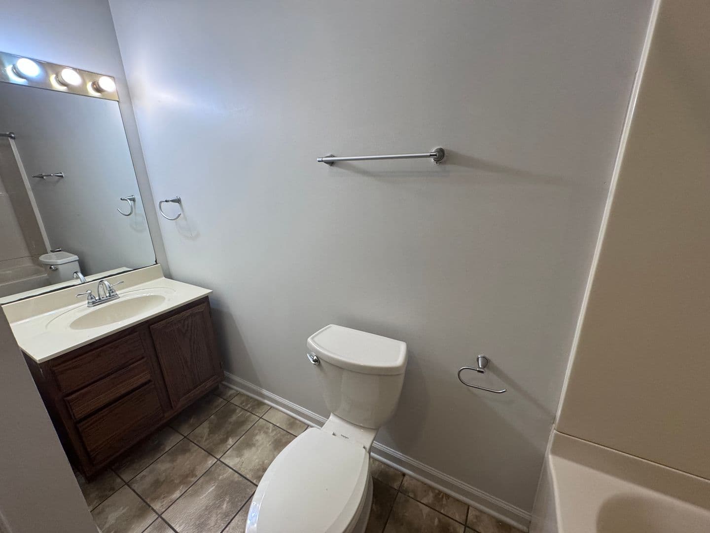 Calvert City Apartment: 130 Drivers Road