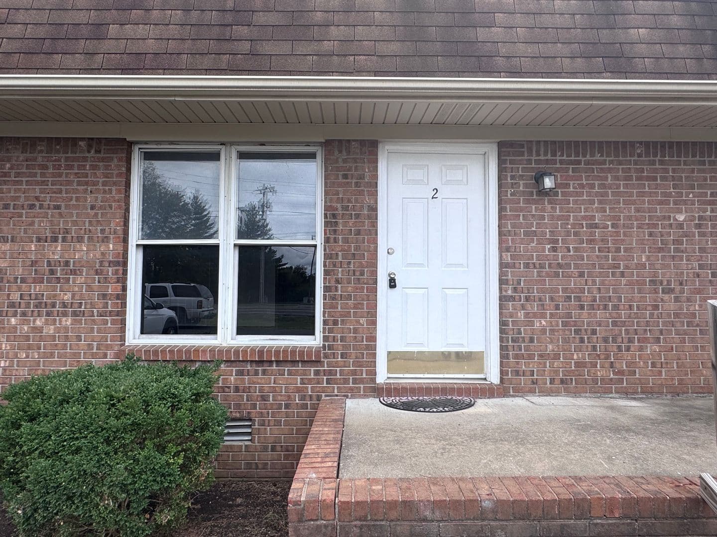 Paducah Apartment: 109 Lakeview Drive
