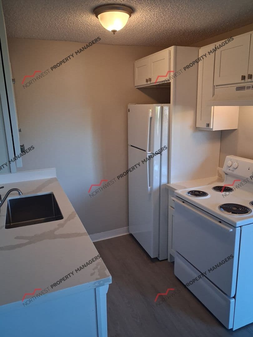 Tacoma Apartment: 120 136th Street S