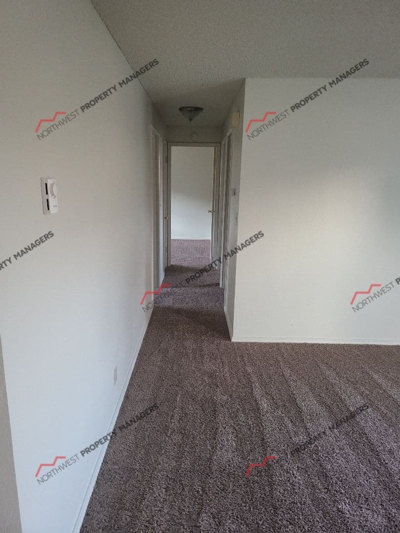 Centralia Apartment: 2227 Harrison Ave 1-36