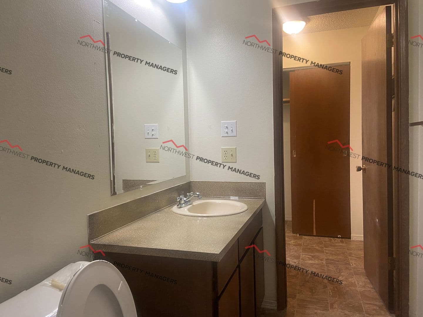 Montesano Apartment: 610 Pioneer Ave E. 1-24