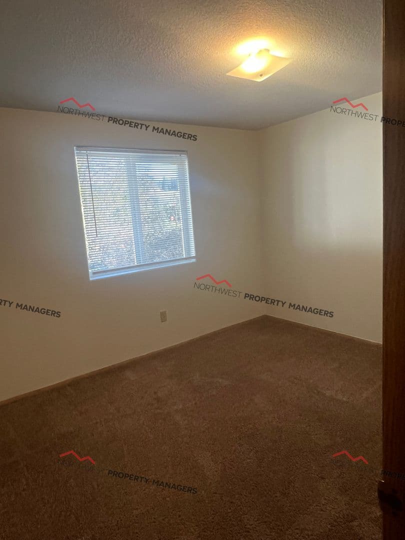 Woodland Apartment: 1451-1455-1459 N Goerig St.