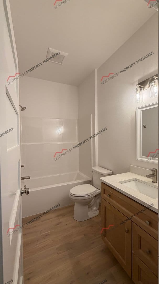Centralia Apartment: 220 N Tower Ave