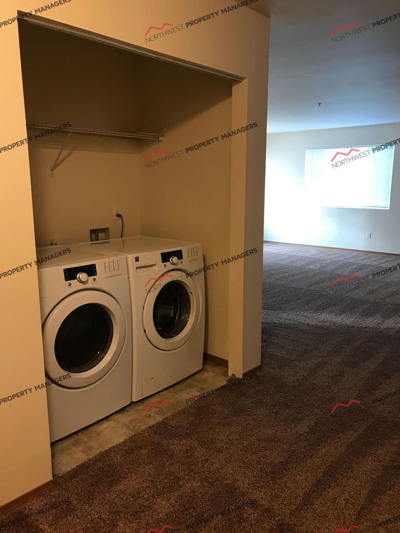 Centralia Apartment: 1107 Woodland Ave.