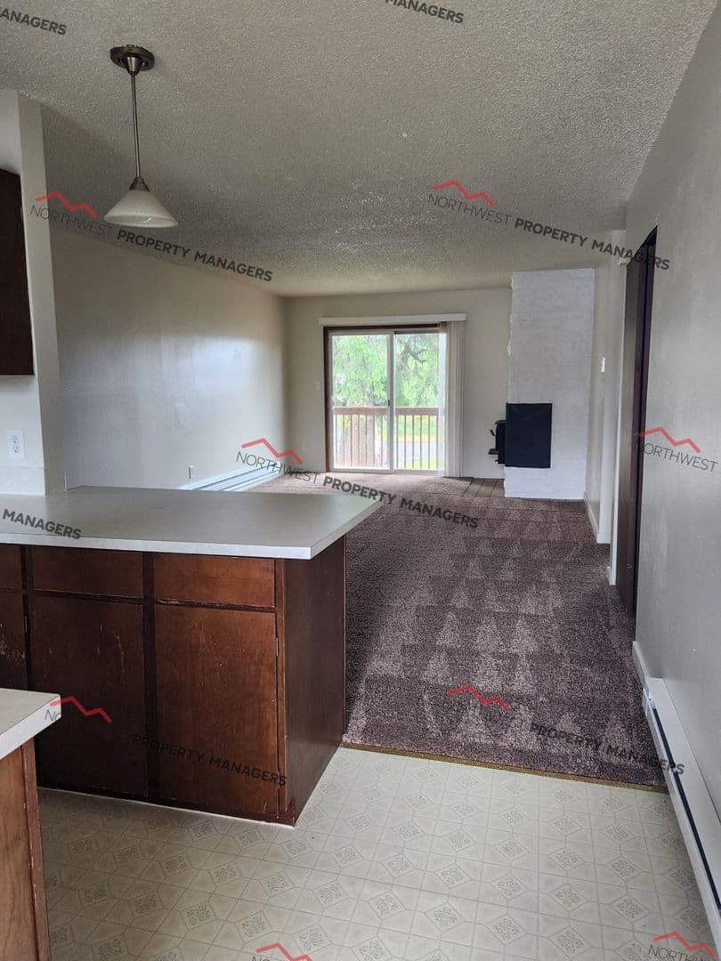 Montesano Apartment: 610 Pioneer Ave E. 1-24