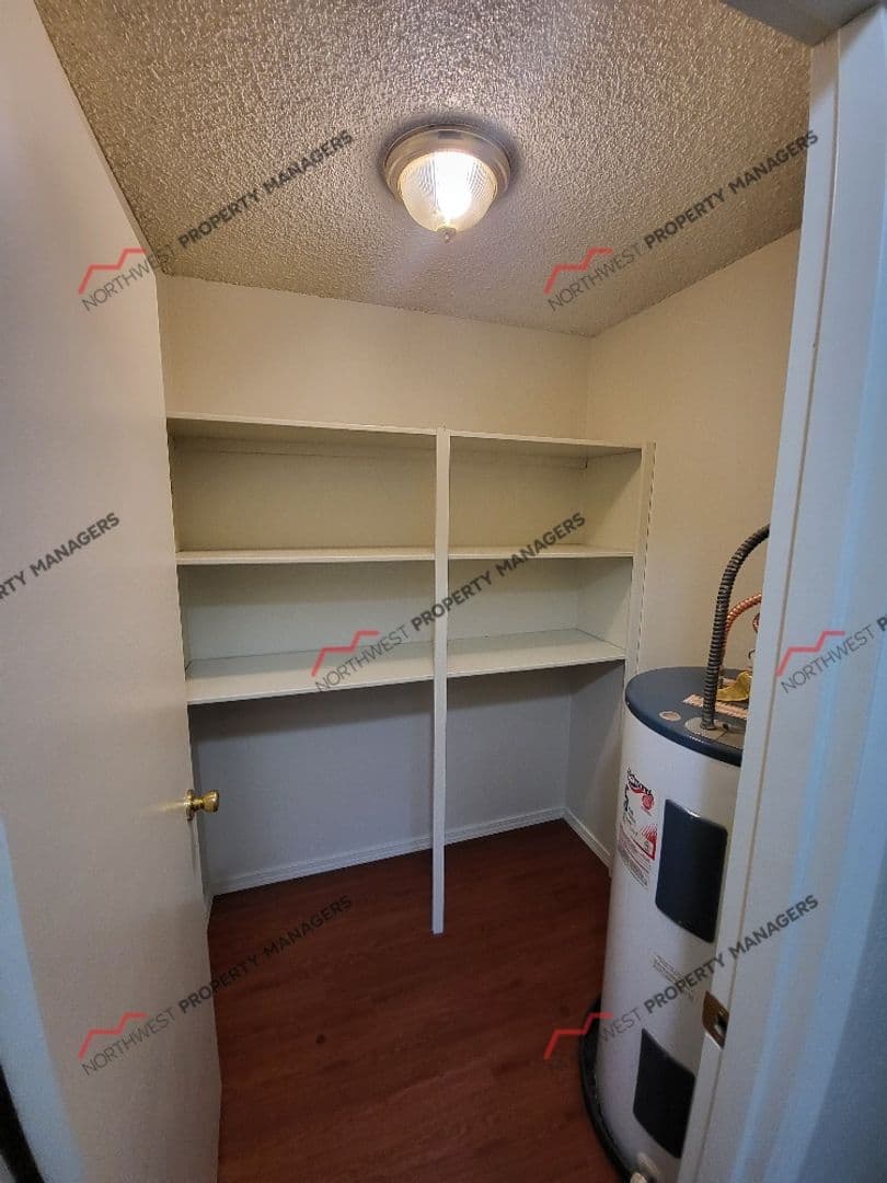 Centralia Apartment: 2227 Harrison Ave 1-36