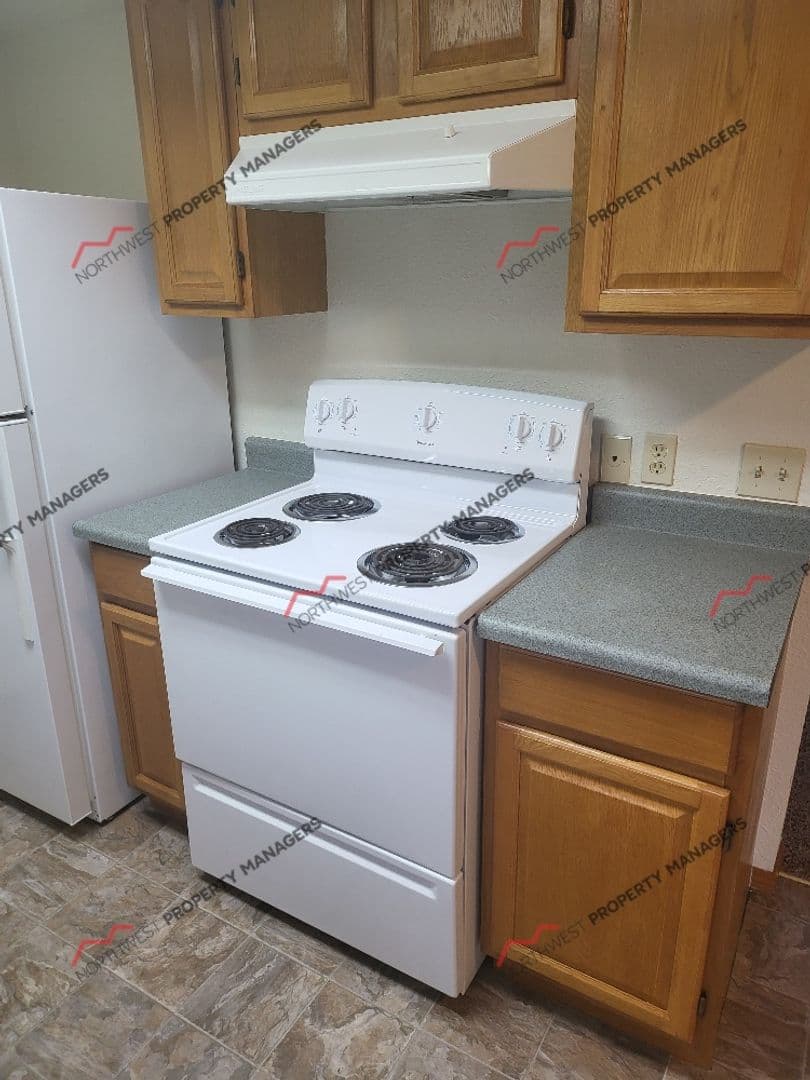Centralia Apartment: 2227 Harrison Ave 1-36