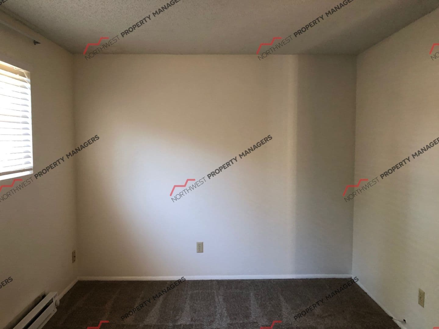 Olympia Apartment: 1400-1402 Josephine Ct. S.E.