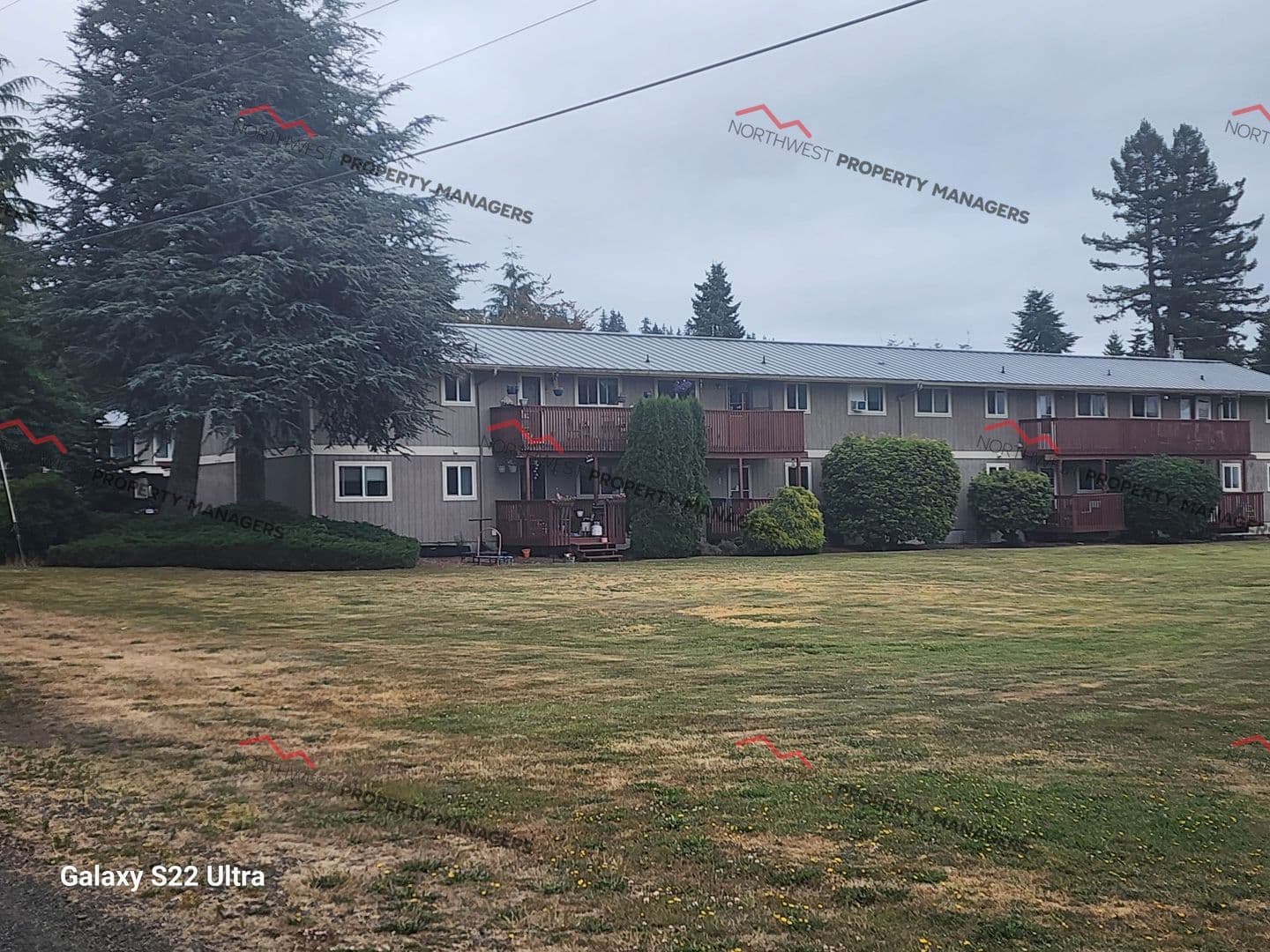 Montesano Apartment: 514 N. Medcalf Lane 1-24