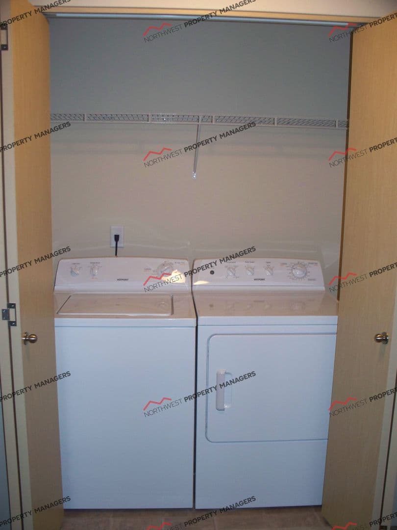 Battle Ground Apartment: 218 SW 15th Ave