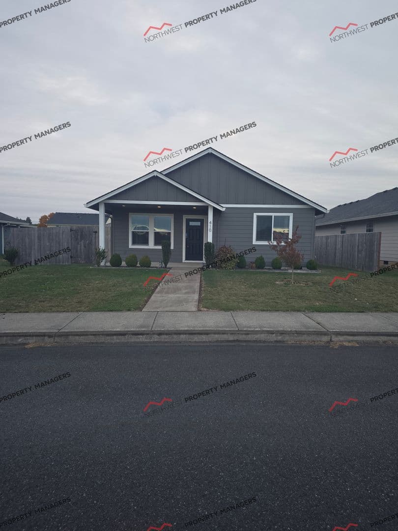 Winlock House: 410 Herren Ave