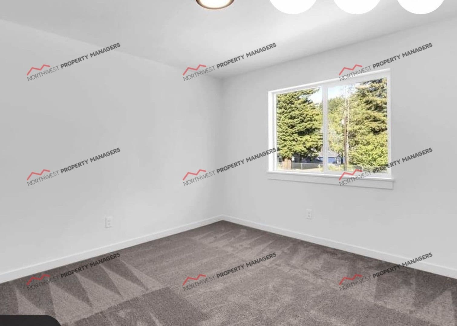 Winlock Apartment: 809-811 SW Front St