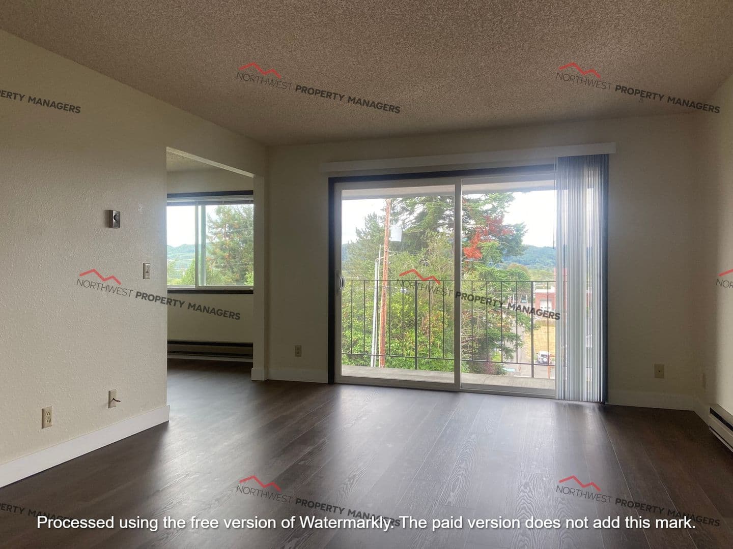 Montesano Apartment: 312 East Broadway Ave