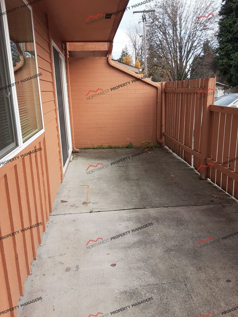 Lacey Apartment: 1615 Judd St. SE