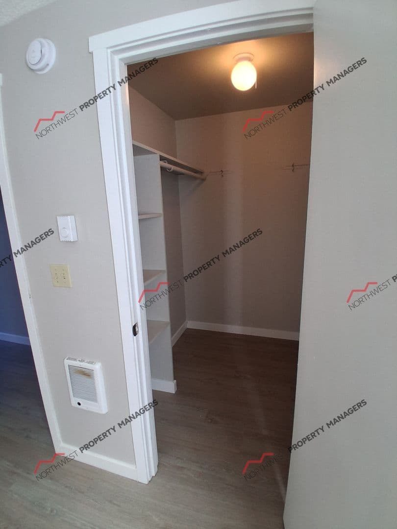 Tacoma Apartment: 120 136th Street S