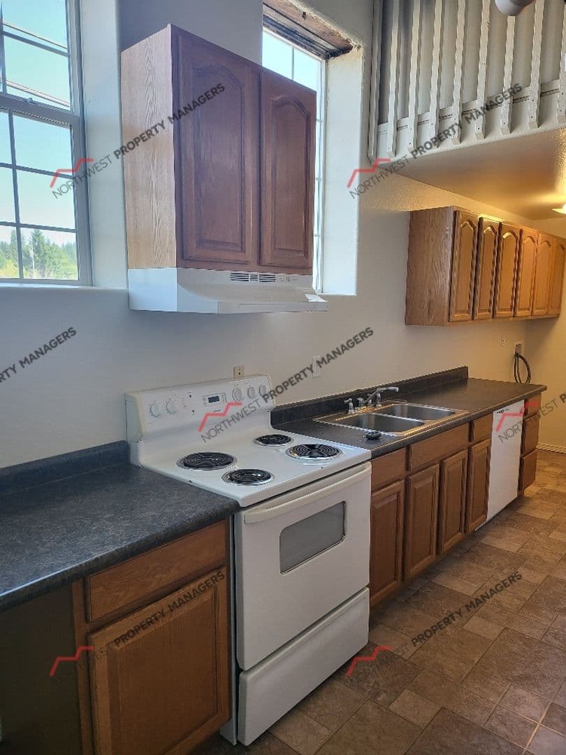 Centralia Apartment: 101 E Center - 502 N Tower Ave -517 N Railroad