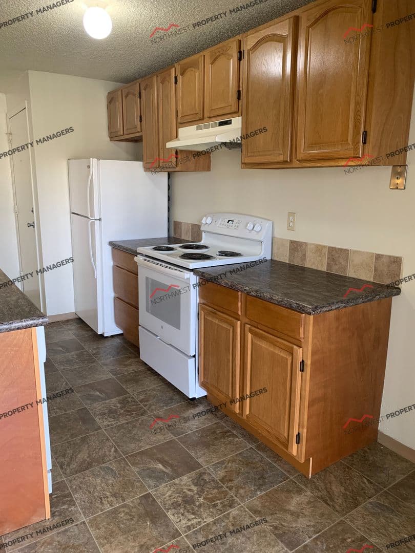 Lakewood Apartment: 4702 108th Street SW-A