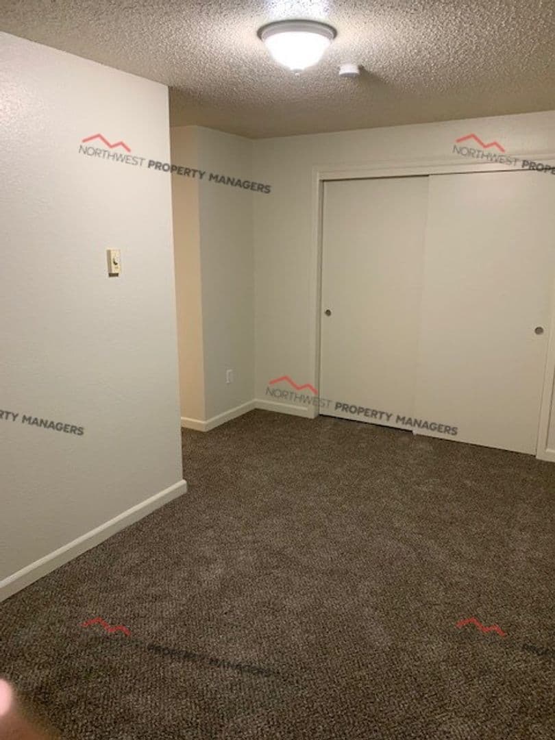 Lacey Apartment: 2700-2744 Ruddell Road SE