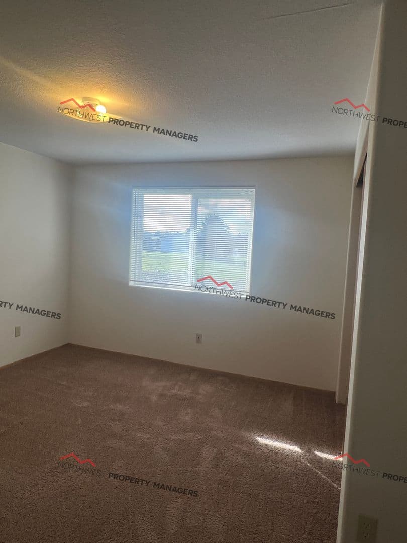 Woodland Apartment: 1451-1455-1459 N Goerig St.