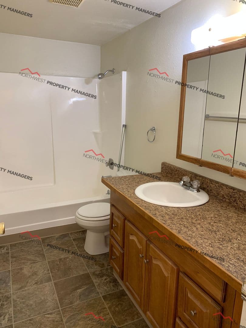 Lakewood Apartment: 4702 108th Street SW-A