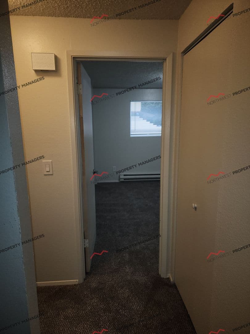 Lacey Apartment: 1615 Judd St. SE