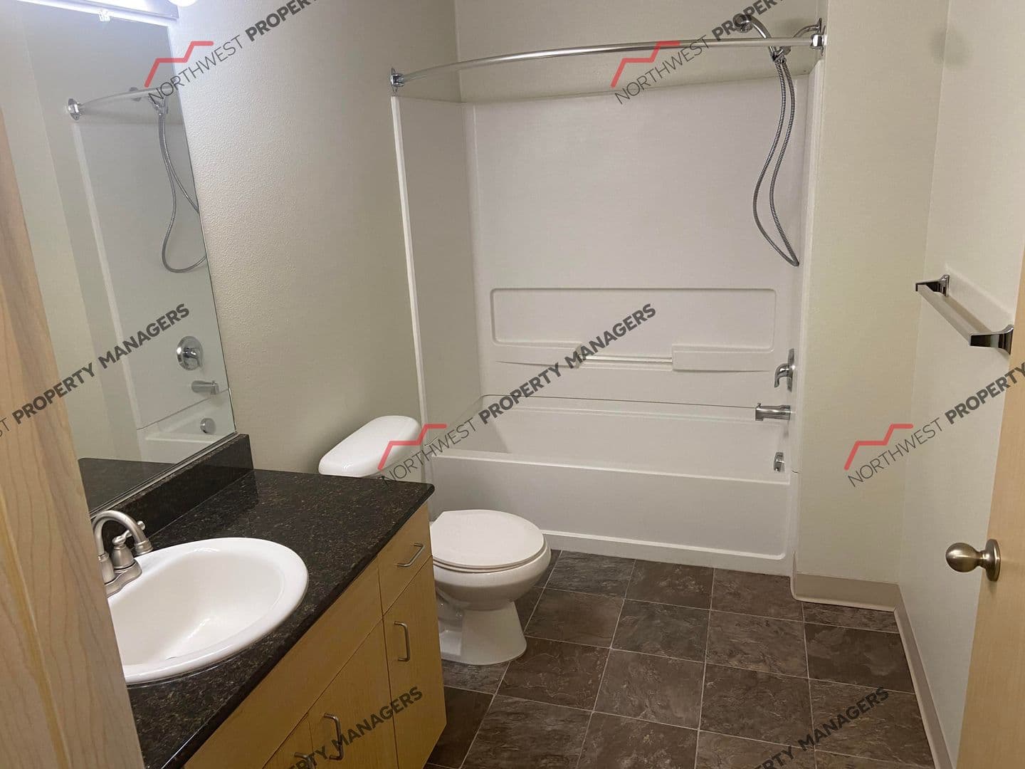 Battle Ground Apartment: 218 SW 15th Ave
