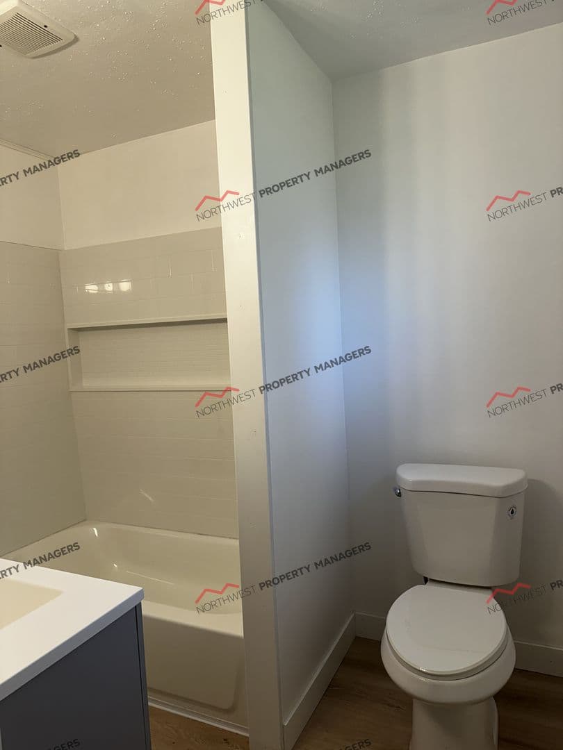 Rochester Apartment: 10341 184th Ave SW