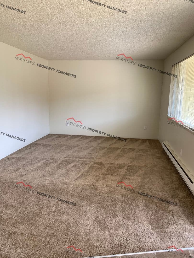 Lakewood Apartment: 4702 108th Street SW-A