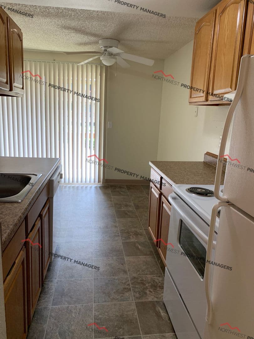 Lakewood Apartment: 4702 108th Street SW-A