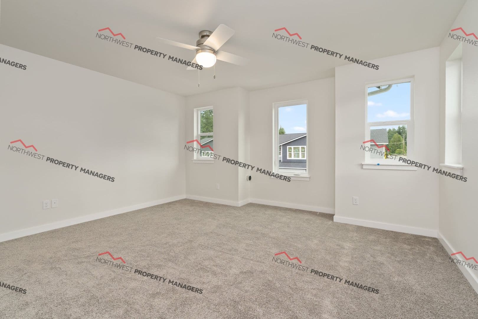 Napavine Apartment: 208 E Stella - 805-813 A/B 3rd Ave NE