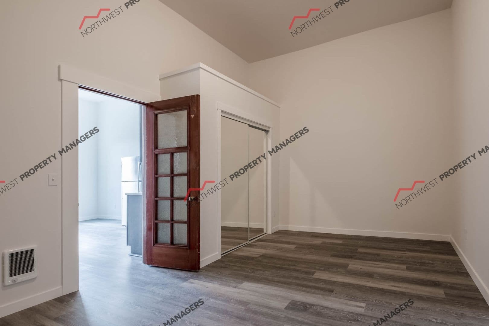 Centralia Apartment: 107 North Tower