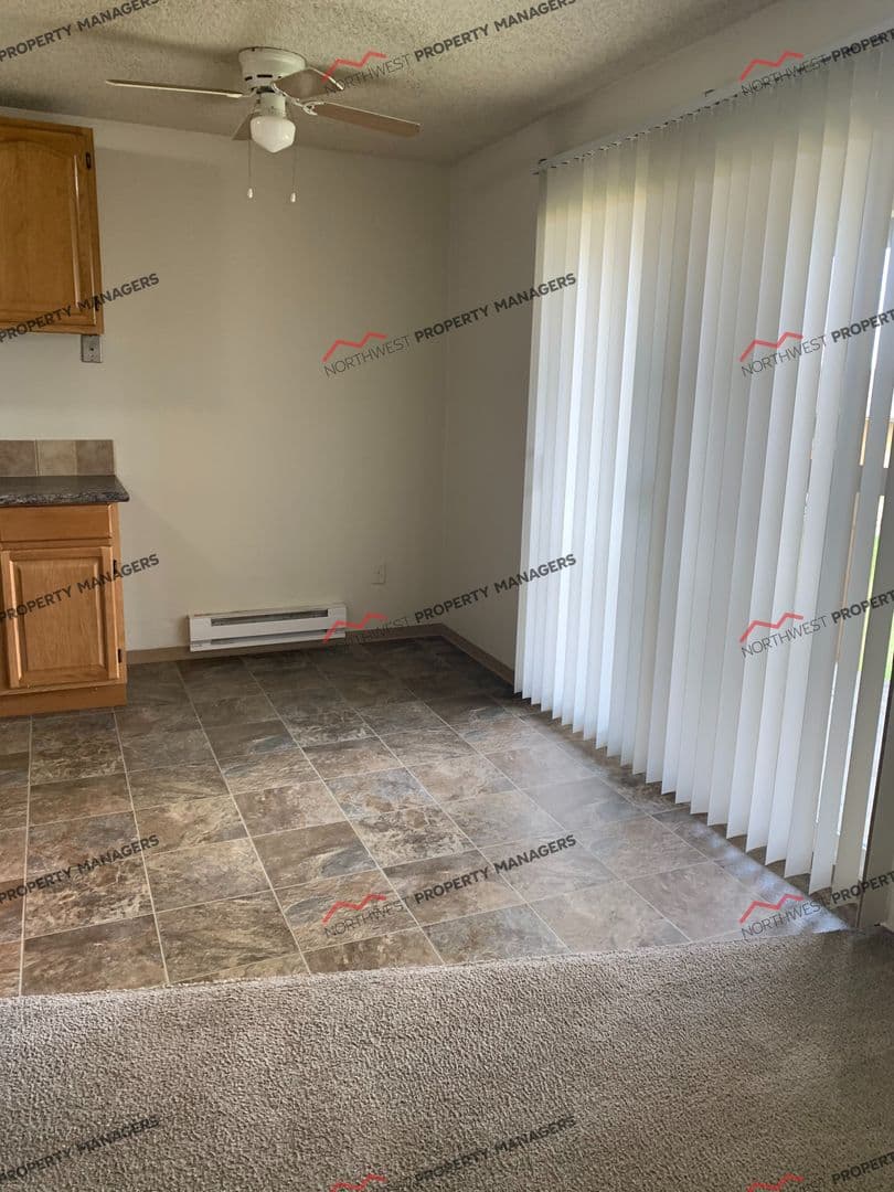 Lakewood Apartment: 4702 108th Street SW-A