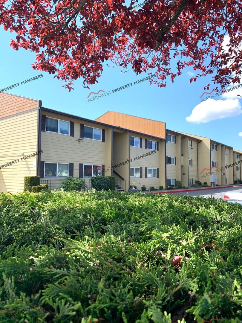 Lakewood Apartment: 4702 108th Street SW-A