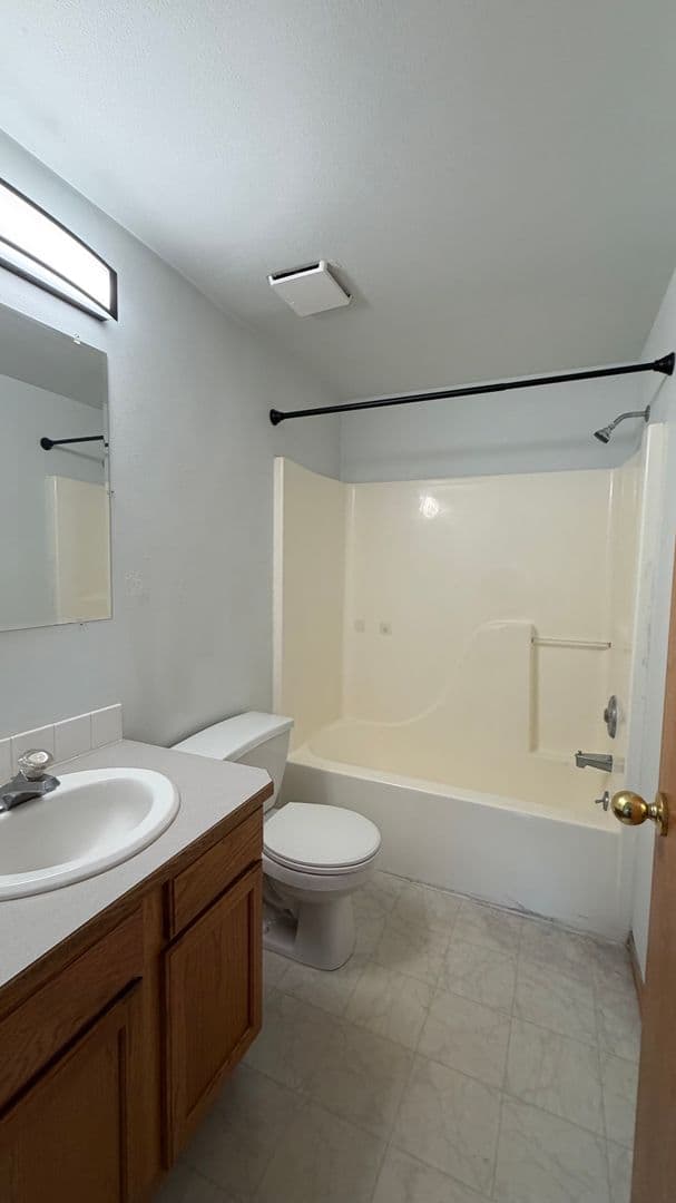 Centralia Apartment: 1709 Van Wormer St
