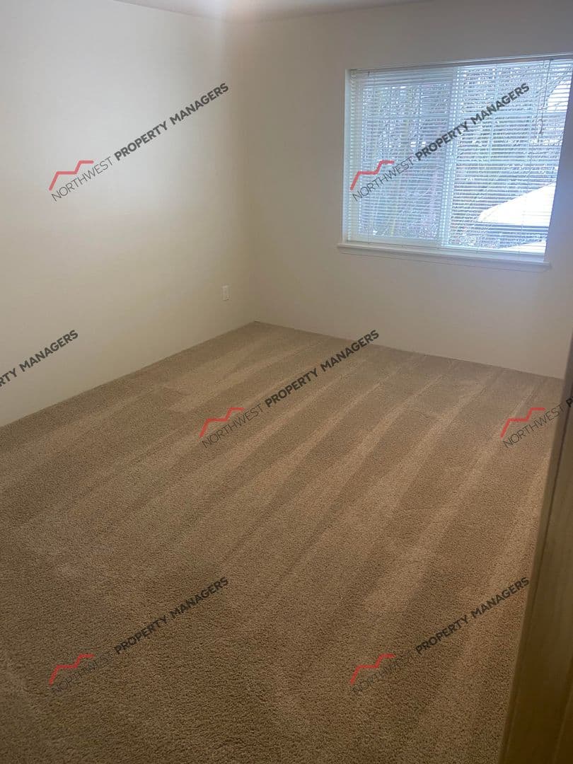 Battle Ground Apartment: 218 SW 15th Ave