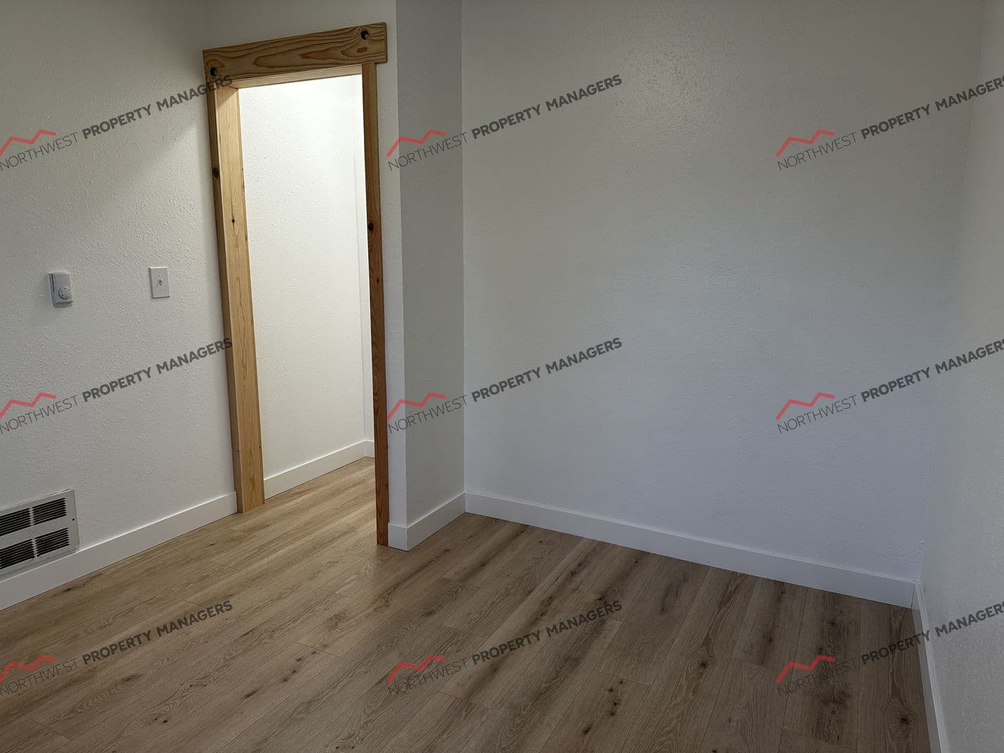 Rochester Apartment: 10341 184th Ave SW