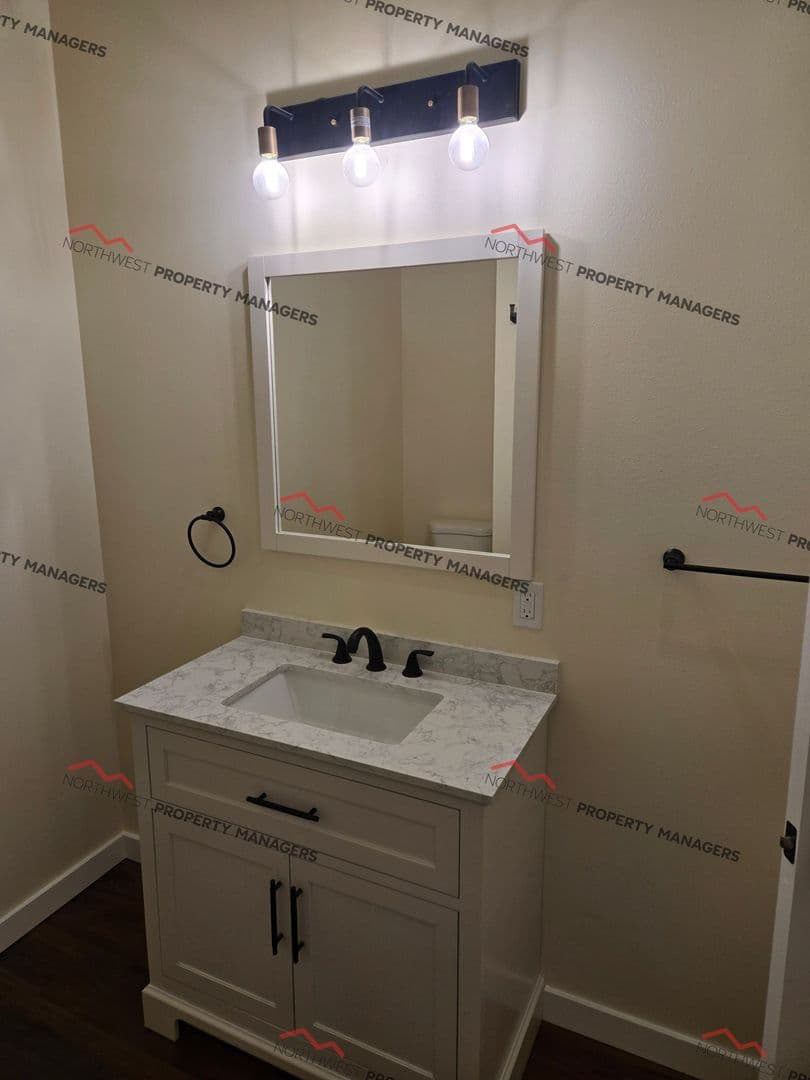 Chehalis Apartment: 101 SW 2nd St - 283 S Market Blvd