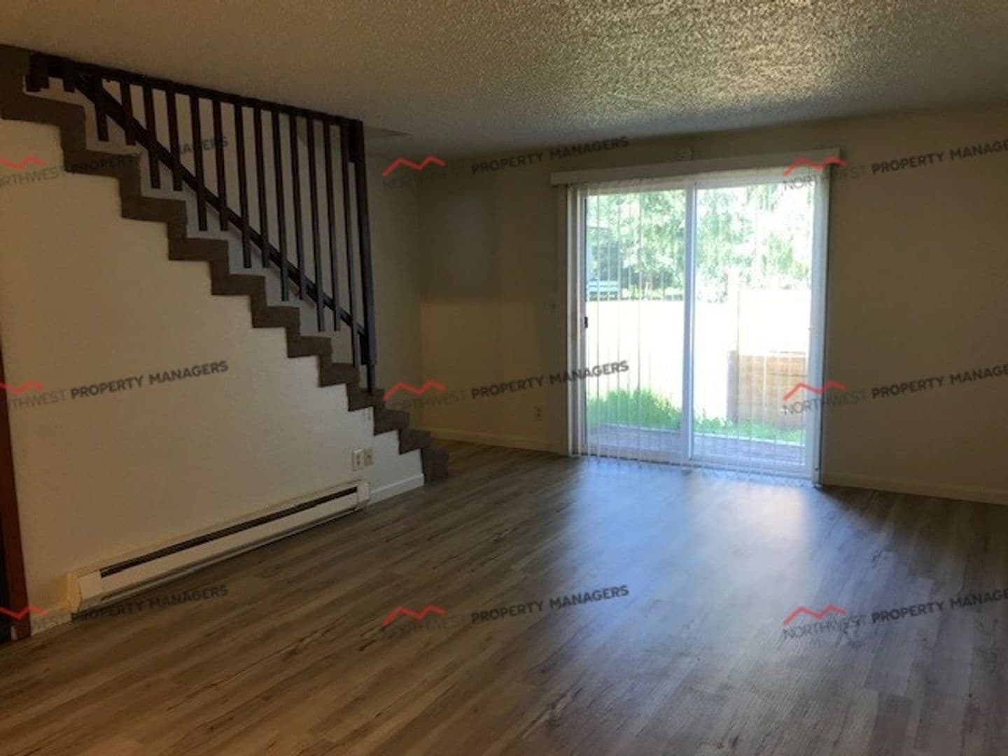 Centralia Apartment: 1505 Lewis St. 1-16 (Shamrock Apts)